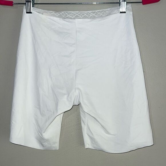 Vanity Fair light smoothing sculpting underwear NWT - Picture 5 of 6